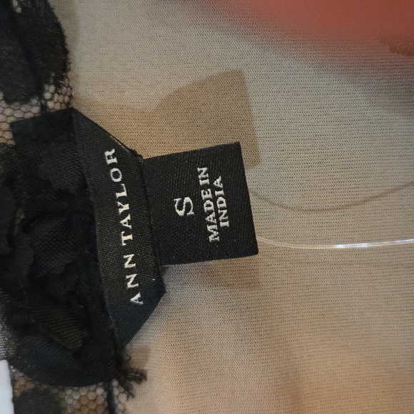 Ann Taylor Elegant Black Floral Lined Top Small - Picture 4 of 9